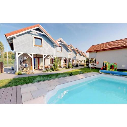 Lovely Home In Karwia