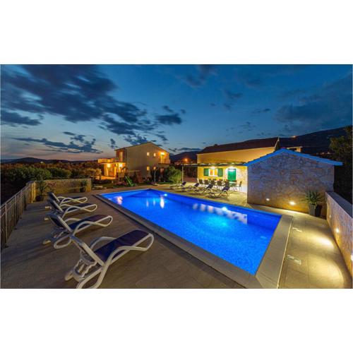 Lovely Home In Kastel Stari