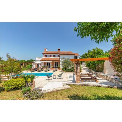 Lovely Home In Loborika
