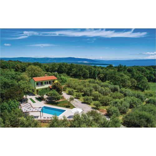 Lovely Home In Peruski