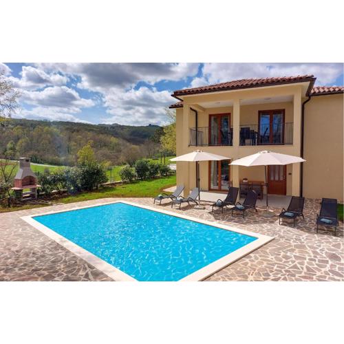 Lovely Home In Podpican With Wifi