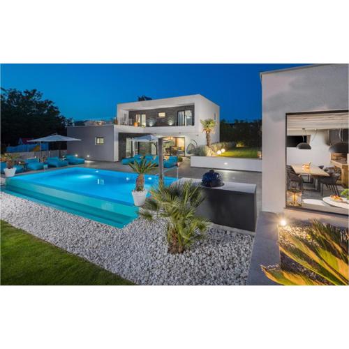 Lovely Home In Sivati With Jacuzzi