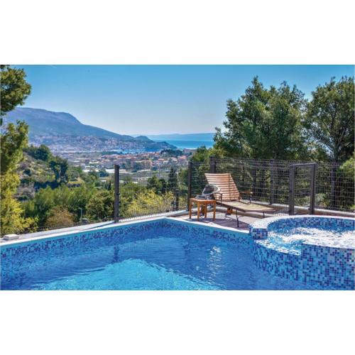 Lovely Home In Split With Jacuzzi