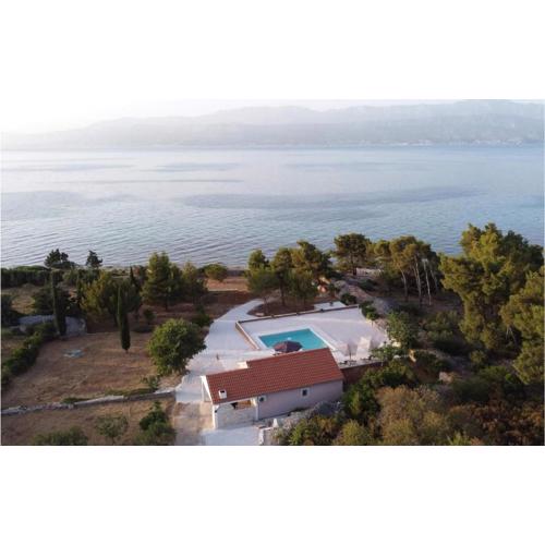 Lovely Home In Supetar