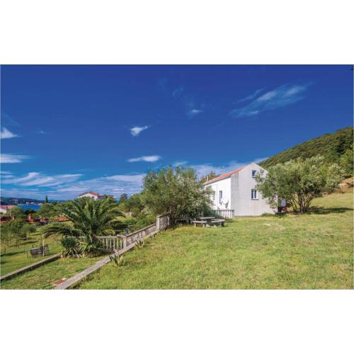 Lovely Home In Supetarska Draga