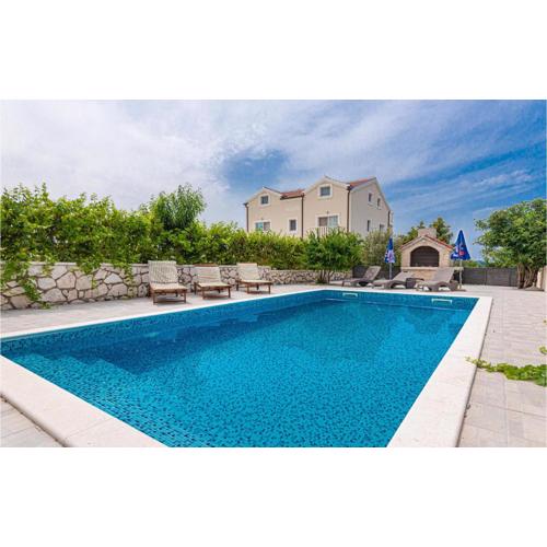 Lovely Home In Vodice With Jacuzzi