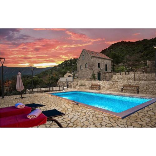 Lovely Home In Vrgorac With Wifi