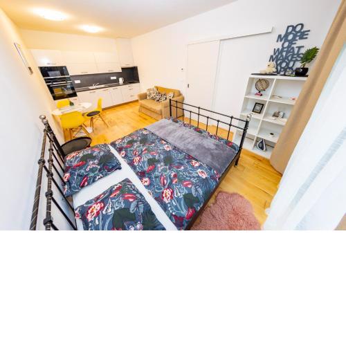Lovely studio apartment, Free parking 1,55 hight