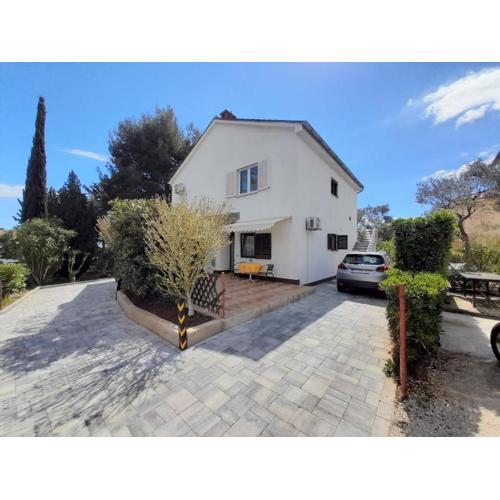 Lovely Studio Malina close to the Beach