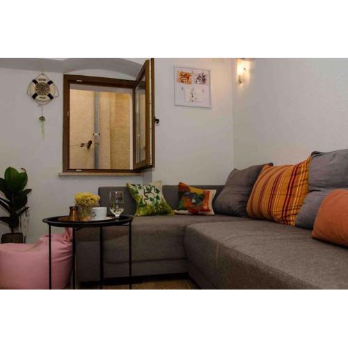 Lovely vacation house in old city Cres with parking