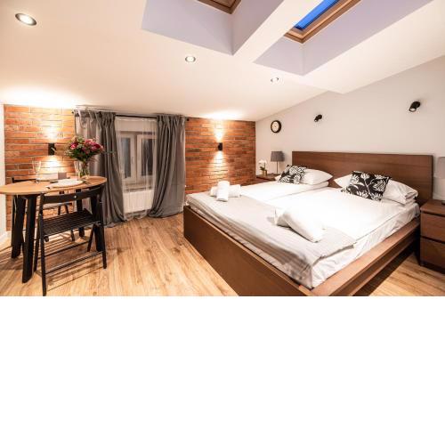 Lubomirskiego 23 Residence - great location, 10 min to Main Square by foot, right next to Main Rail and Bus Station