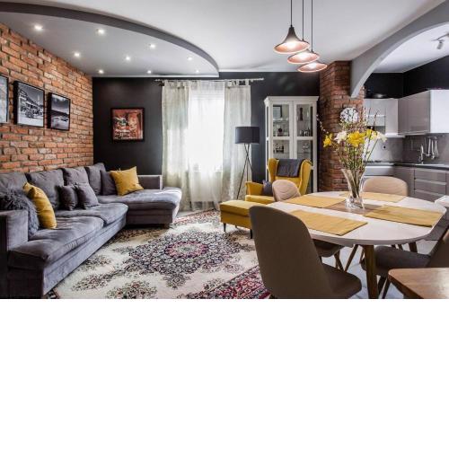 Luca Holiday House