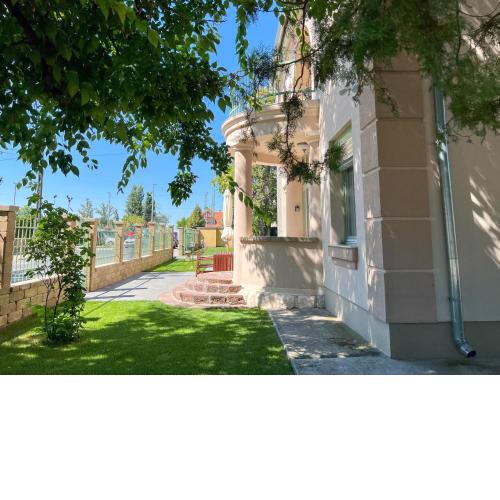 Lujza Apartman