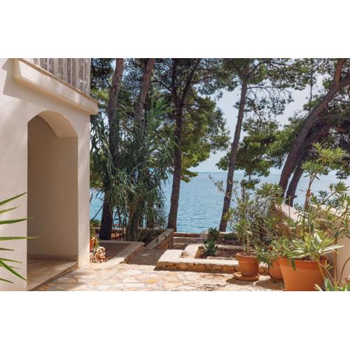 LUMA HVAR Premium Beachfront Villa 1st Row to Sea