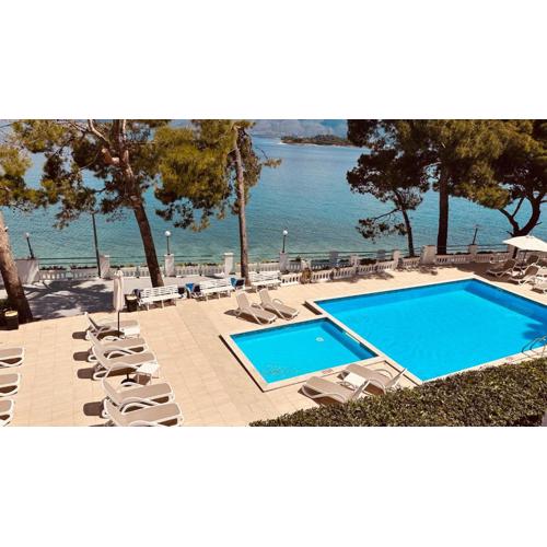 Lumbarda Korcula newly renovated beach apt D3 with pool