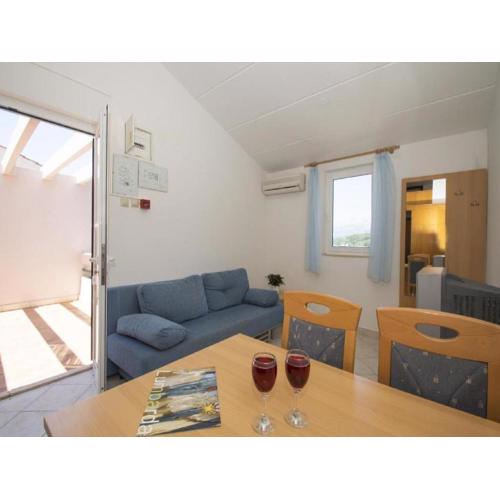 Lumbarda Resort Apartments - Standard One-Bedroom Apartment E7