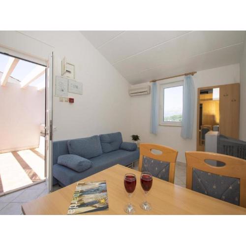 Lumbarda Resort Apartments - Standard One-Bedroom Apartment F11