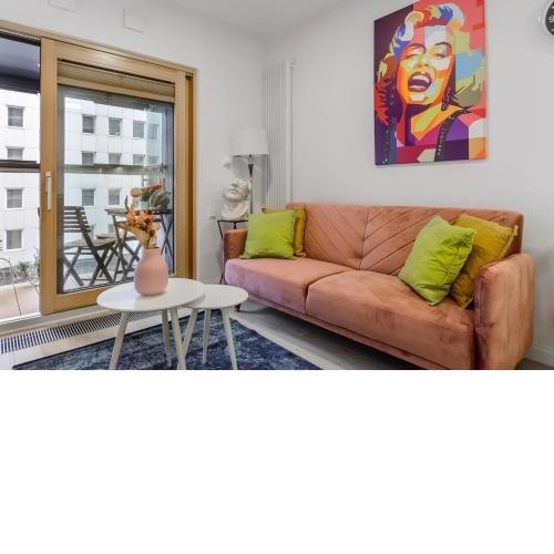 Lumina luxury apartments in Mennica Residence