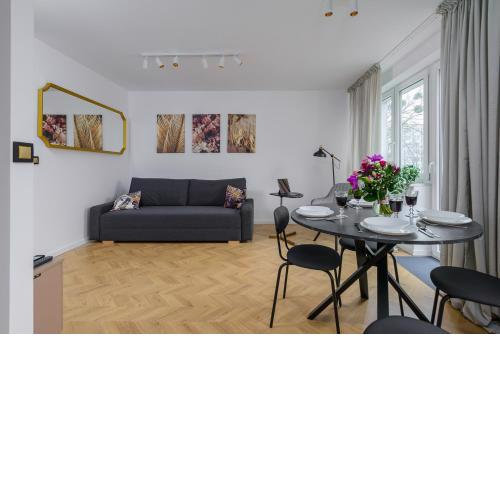 Lumina spacious apartment in Warsaw
