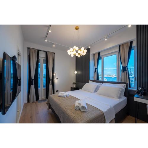 Lusso Apartment with sea view