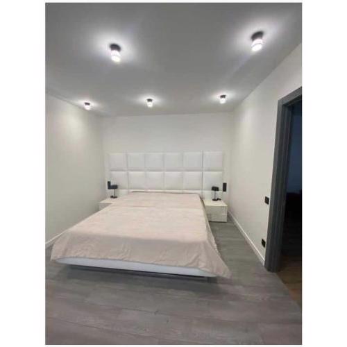 Lux 1-bedroom beautiful apartment Most City Central area