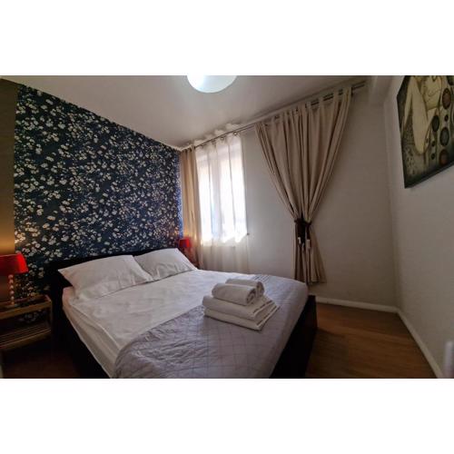 Lux Apartment Art