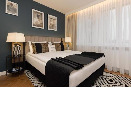 LUX Blue Moon Residence City Center Foksal by Renters Prestige