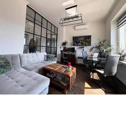 Lux Canada Penthouse