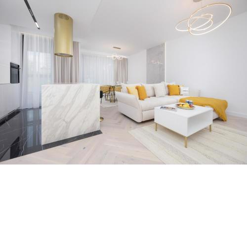 LUX Grzybowska Apartments with Parking by Renters Prestige