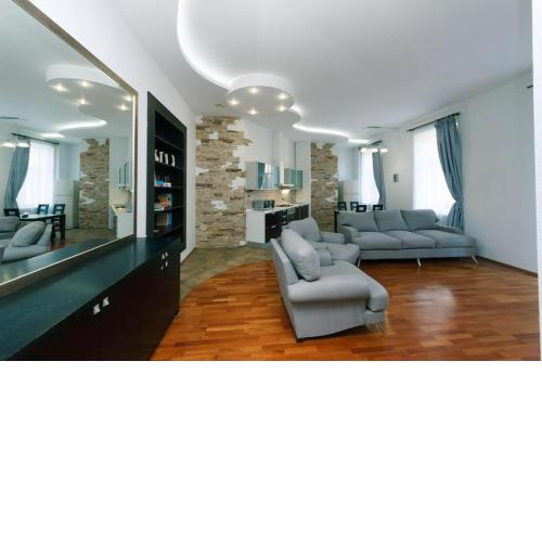 LUX near Maidan, Khreschutyk 3BR