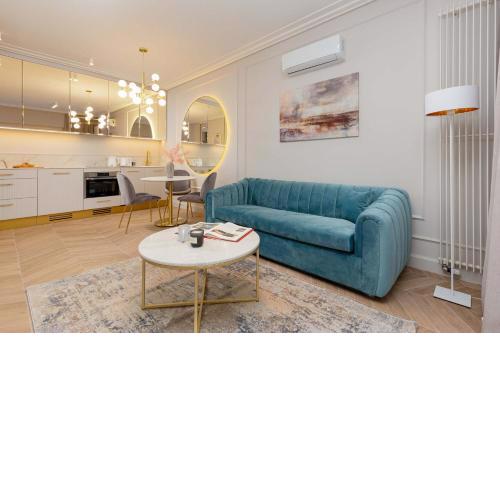 LUX Warsaw City Center Mennica Residence by Renters Prestige