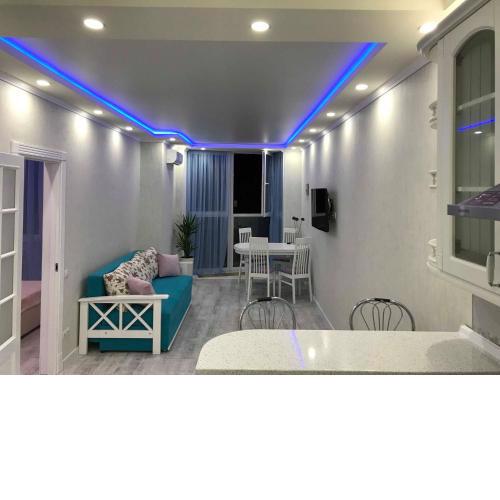 Luxe Apartment on Drahomanova