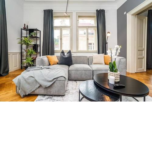 Luxurious 3bed very spacious apt in the best area