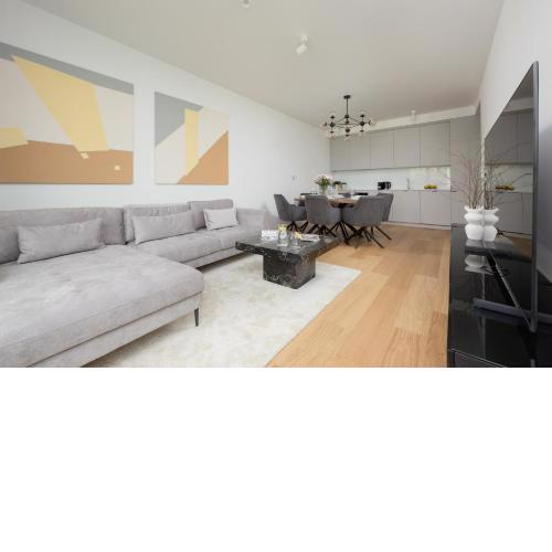 Luxurious and Modern Apartments in Warsaw City Center with Parking by Renters Prestige