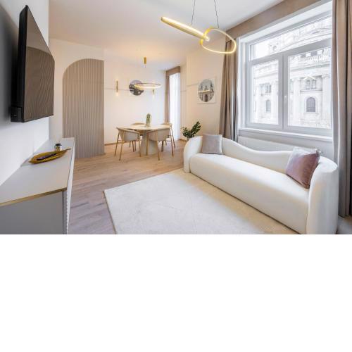 Luxurious Central Apartment w/ a Stunning View to the Basilica