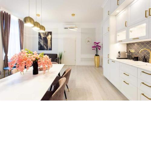 Luxurious Central King and Queen Bed Park4Free