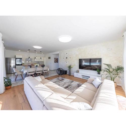 Luxurious Sanctuary Villa Primorski Dolac with Pool - Three Bedroom Villa with Pool