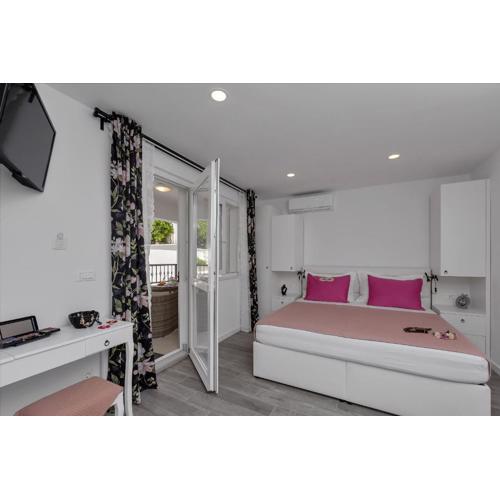 Luxurious studio apartment Jube