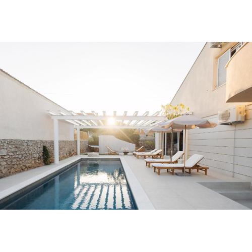 Luxurious Villa Ksenia with Pool Murter