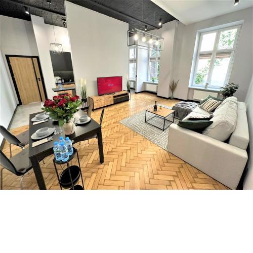 LUXURY 100m2 LOFT Design-Apartment at WAWEL + Netflix