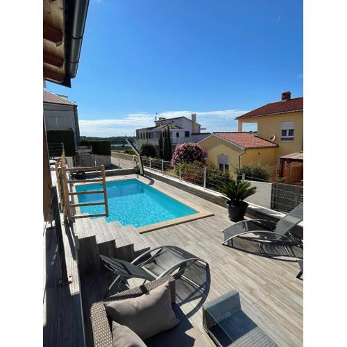 Luxury 2-Bedroom Apartment near the beach with Private Pool -Exclusive Use