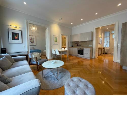 Luxury 2BR Apartment Neubaugasse