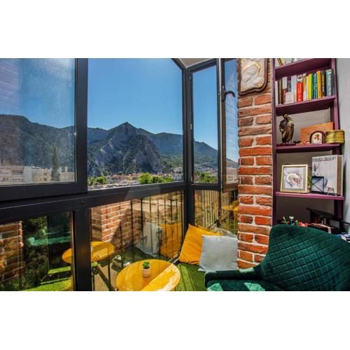 Luxury 4 star, amazing view apartment with free parking