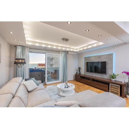 Luxury apartman SKY with sea view and whirlpool
