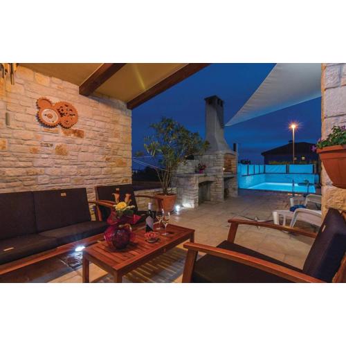 Luxury apartment Alba with pool