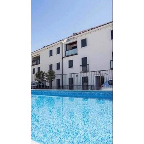 Luxury Apartment Ani 100m to See with Pool & Parking