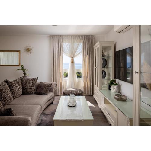 Luxury Apartment Azure