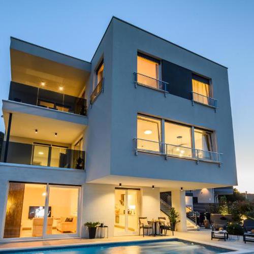 Luxury apartment Barka in Villa with heated pool
