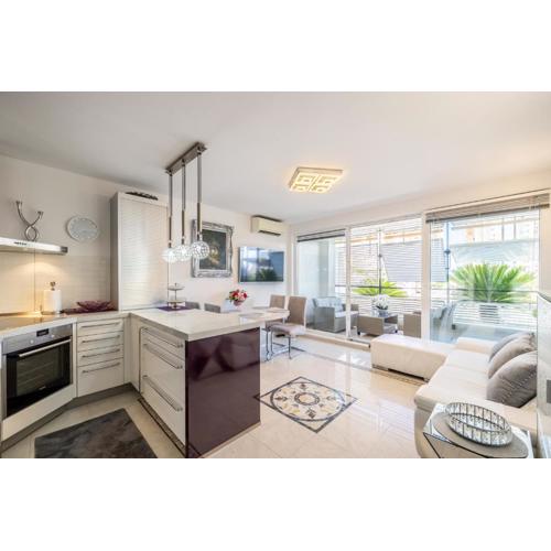 Luxury Apartment B&R ***