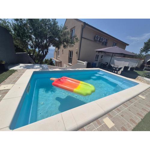 Luxury apartment Duće with private pool